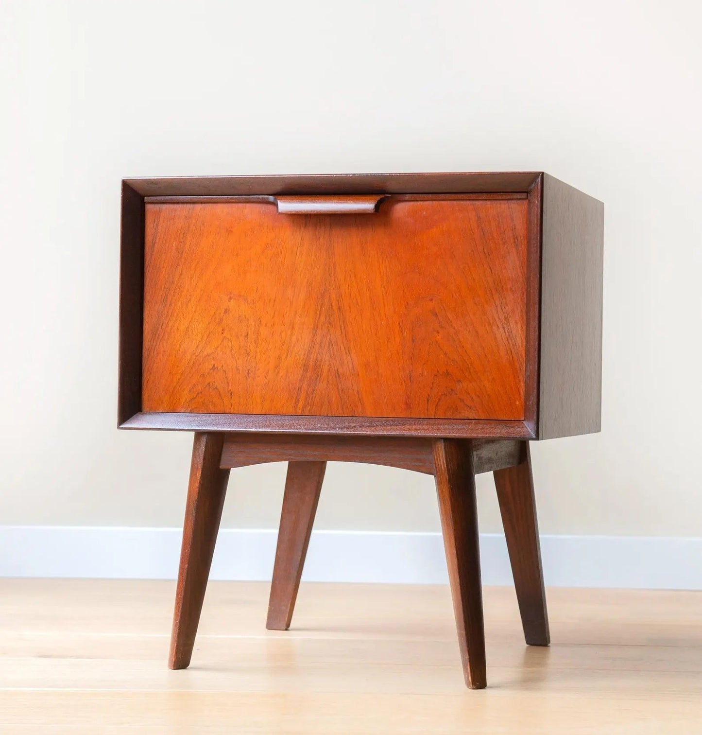 table_side_tables_8_2